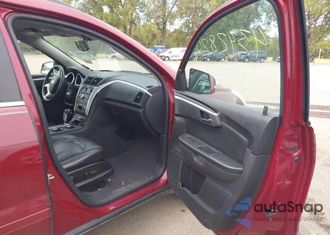 2010 Chevrolet Traverse Lt z USA, uszkodzony, nr VIN 1GNLRGED3AJ209193